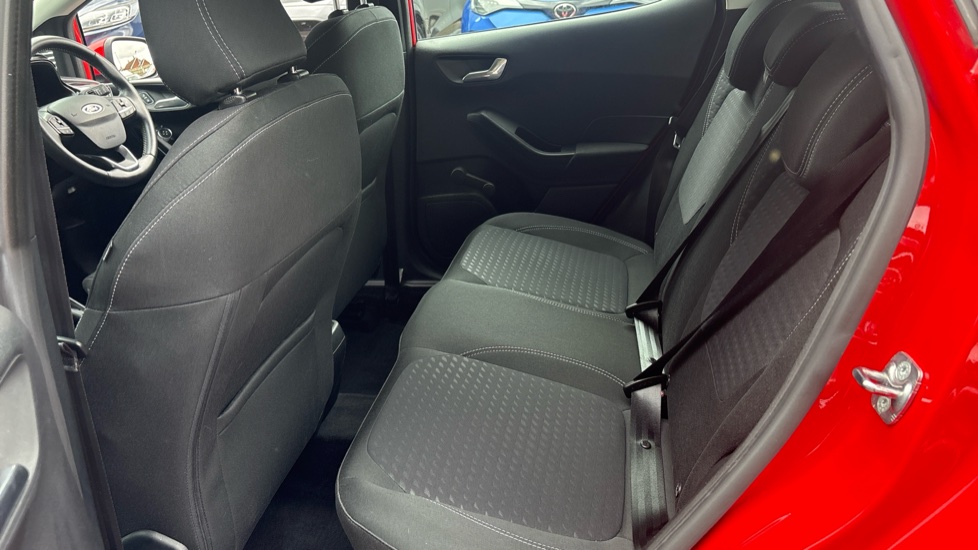 Ford Fiesta 1.1 Zetec 5dr Petrol Hatchback - Image 16