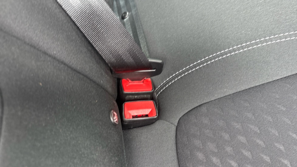Ford Fiesta 1.1 Zetec 5dr Petrol Hatchback - Image 17