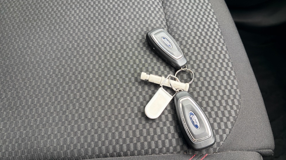 Ford Puma 1.0 EcoBoost Hybrid mHEV ST-Line 5dr DCT Petrol Hatchback - Image 20