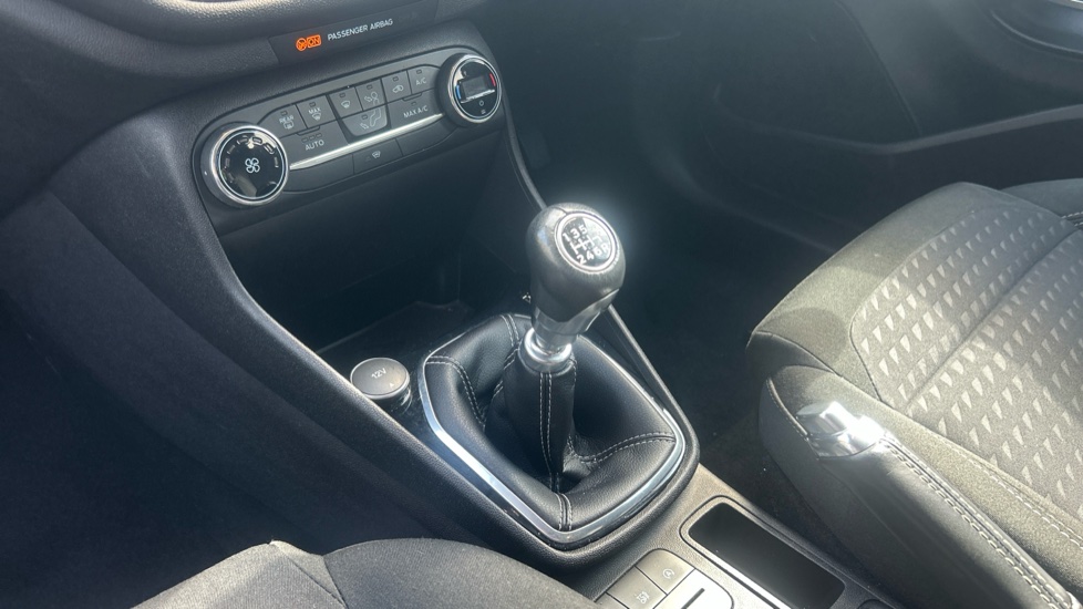 Ford Fiesta 1.0 EcoBoost 125 Titanium 5dr Petrol Hatchback - Image 13