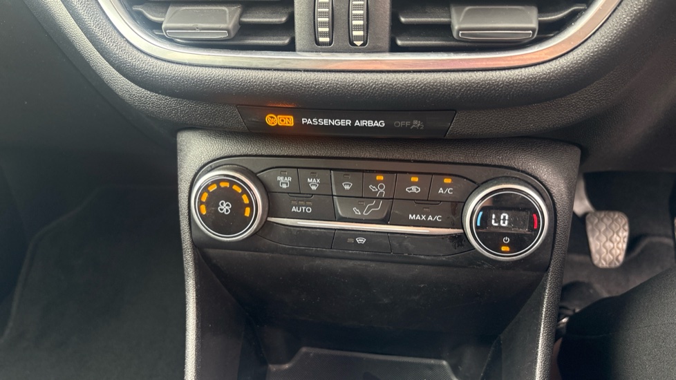 Ford Fiesta 1.0 EcoBoost Titanium 5dr Petrol Hatchback - Image 32
