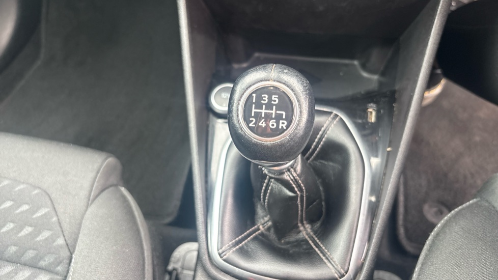 Ford Fiesta 1.0 EcoBoost Titanium 5dr Petrol Hatchback - Image 34
