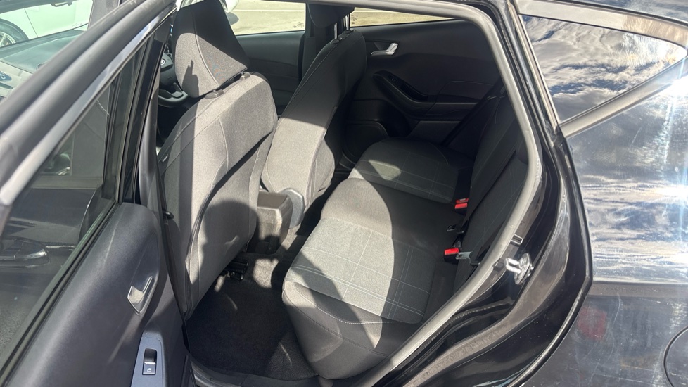 Ford Fiesta 1.1 Trend 5dr Petrol Hatchback - Image 16