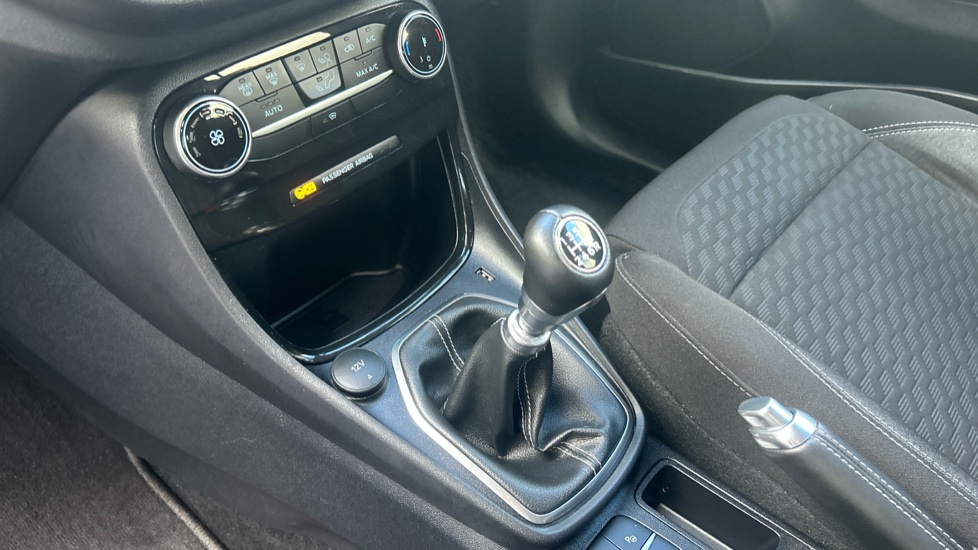 Ford Puma 1.0 EcoBoost Hybrid mHEV Titanium 5dr Petrol Hatchback - Image 13