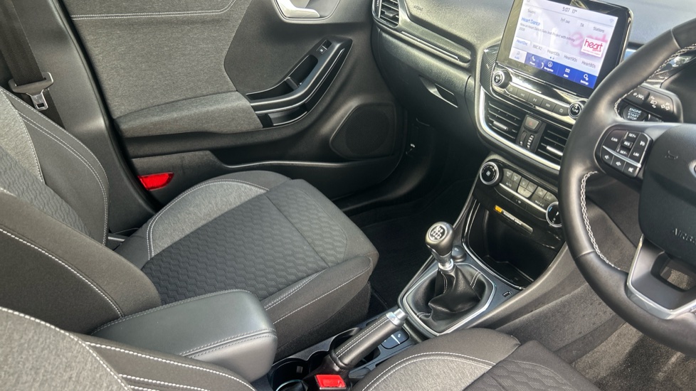 Ford Puma 1.0 EcoBoost Hybrid mHEV Titanium 5dr Petrol Hatchback - Image 14