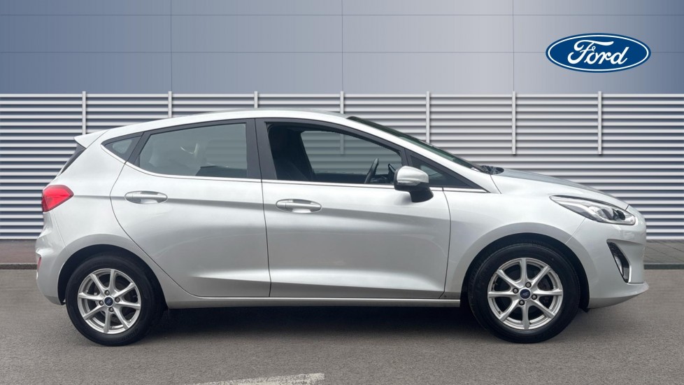 Ford Fiesta 1.1 Zetec 5dr Petrol Hatchback - Image 5