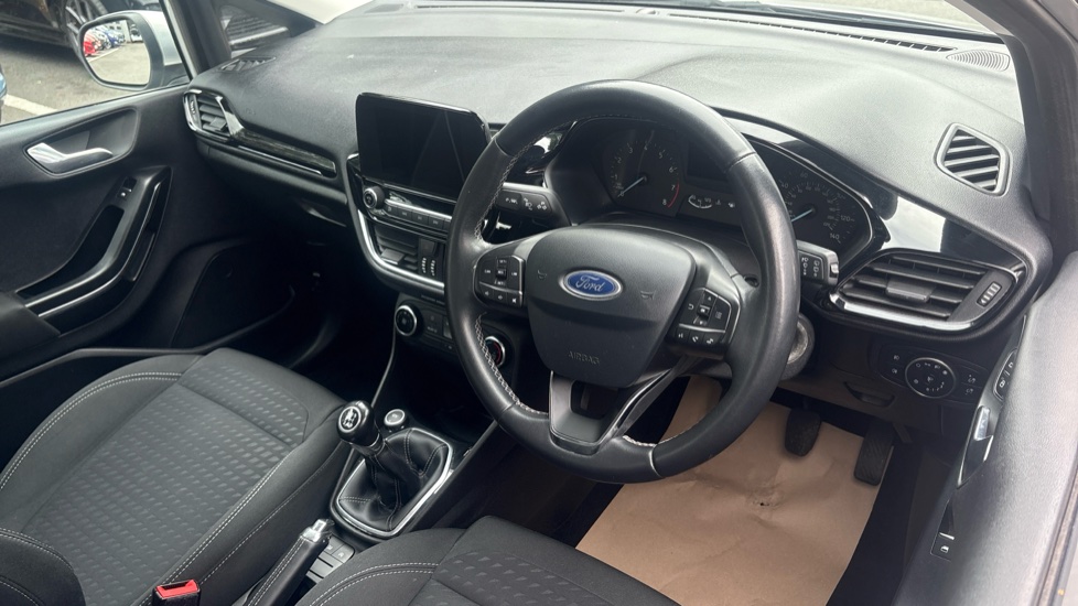 Ford Fiesta 1.1 Zetec 5dr Petrol Hatchback - Image 11