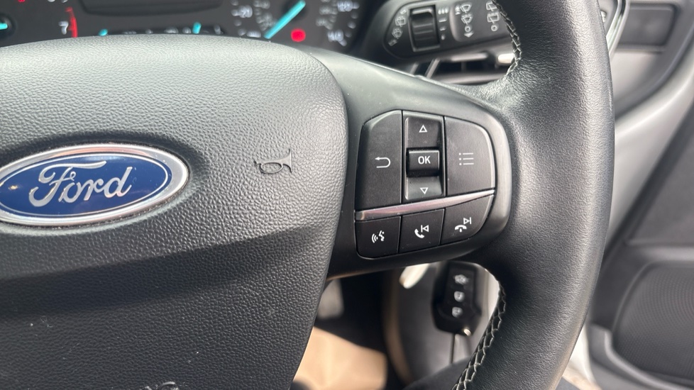 Ford Fiesta 1.1 Zetec 5dr Petrol Hatchback - Image 33