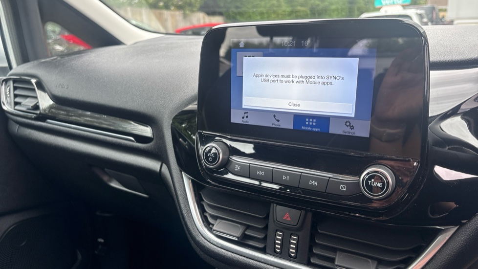 Ford Fiesta 1.1 Zetec 5dr Petrol Hatchback - Image 35