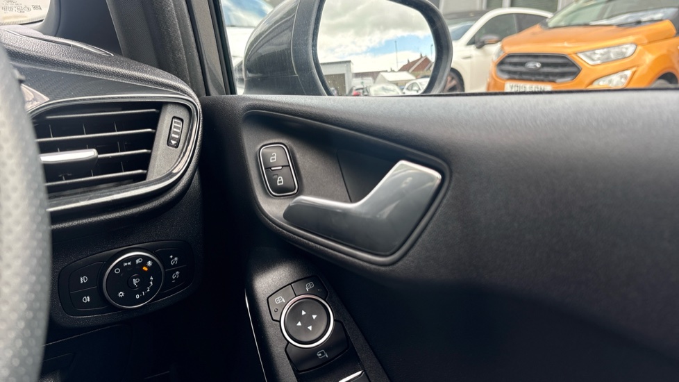 Ford Fiesta 1.0 EcoBoost Hybrid mHEV 125 ST-Line Edition 3dr Petrol Hatchback - Image 37