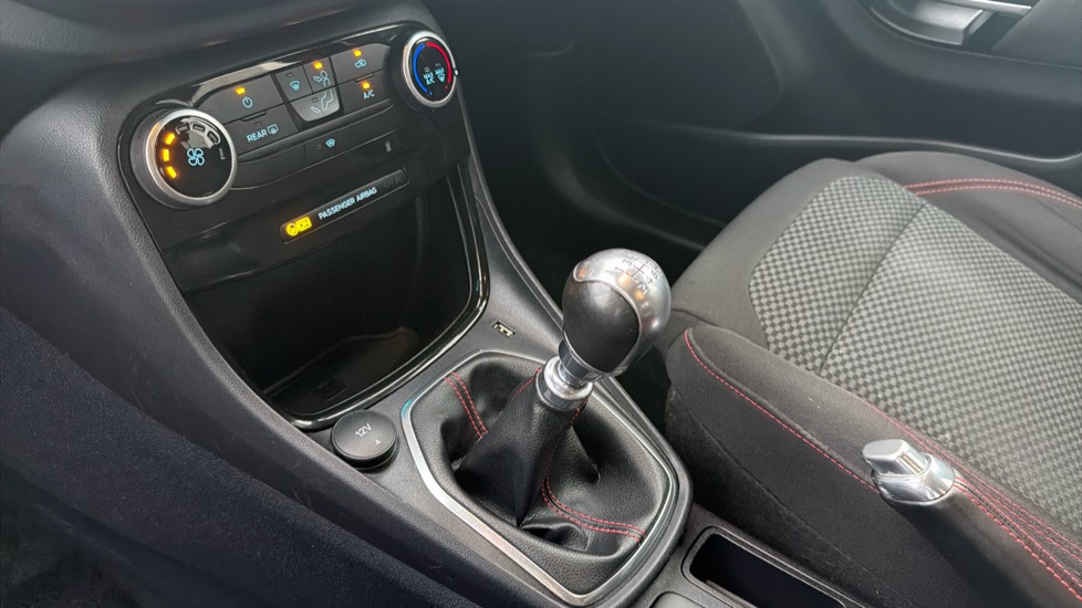 Ford Puma 1.0 EcoBoost Hybrid mHEV ST-Line 5dr Petrol Hatchback - Image 13