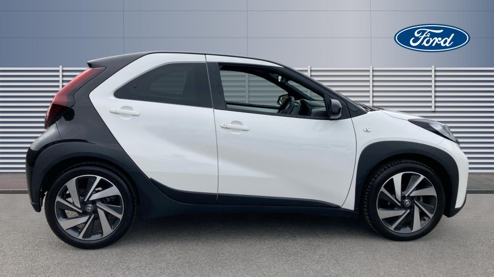 Toyota Aygo X 1.0 VVT-i Edge 5dr Petrol Hatchback - Image 5
