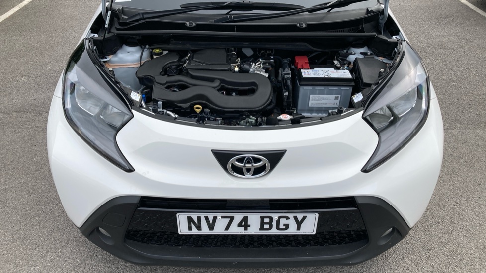 Toyota Aygo X 1.0 VVT-i Edge 5dr Petrol Hatchback - Image 8