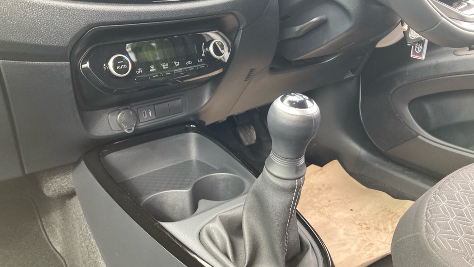 Toyota Aygo X 1.0 VVT-i Edge 5dr Petrol Hatchback - Image 13
