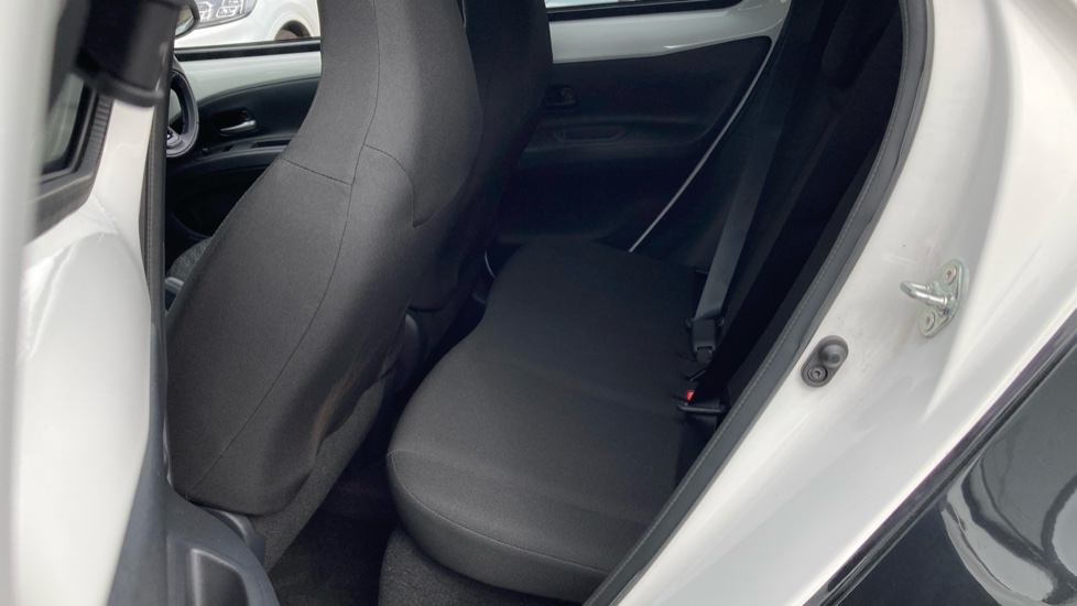 Toyota Aygo X 1.0 VVT-i Edge 5dr Petrol Hatchback - Image 16