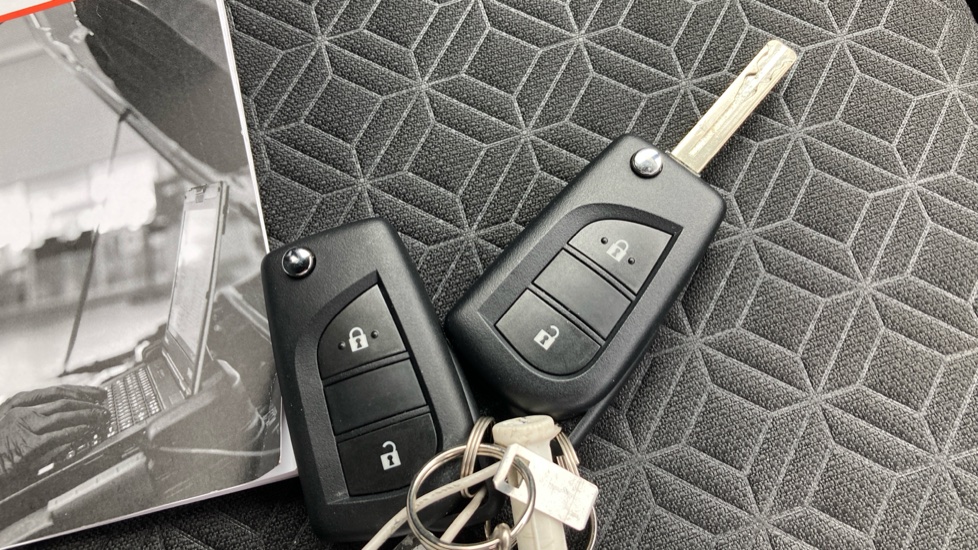 Toyota Aygo X 1.0 VVT-i Edge 5dr Petrol Hatchback - Image 20