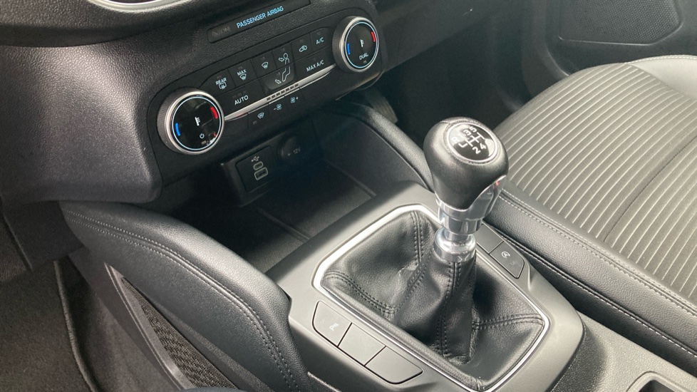 Ford Kuga 1.5 EcoBoost 150 Titanium Edition 5dr Petrol Estate - Image 13