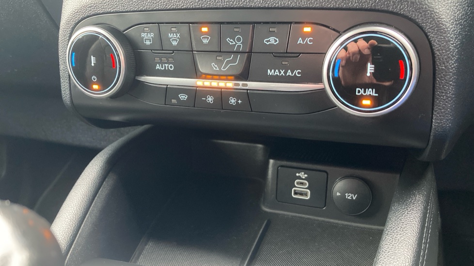 Ford Kuga 1.5 EcoBoost 150 Titanium Edition 5dr Petrol Estate - Image 29