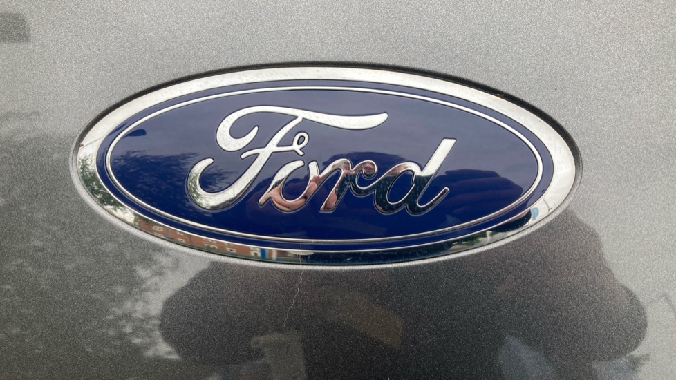 Ford Kuga 1.5 EcoBoost 150 Titanium Edition 5dr Petrol Estate - Image 36
