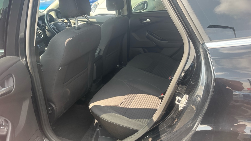Ford Focus 1.5 TDCi 120 Titanium 5dr Diesel Hatchback - Image 16