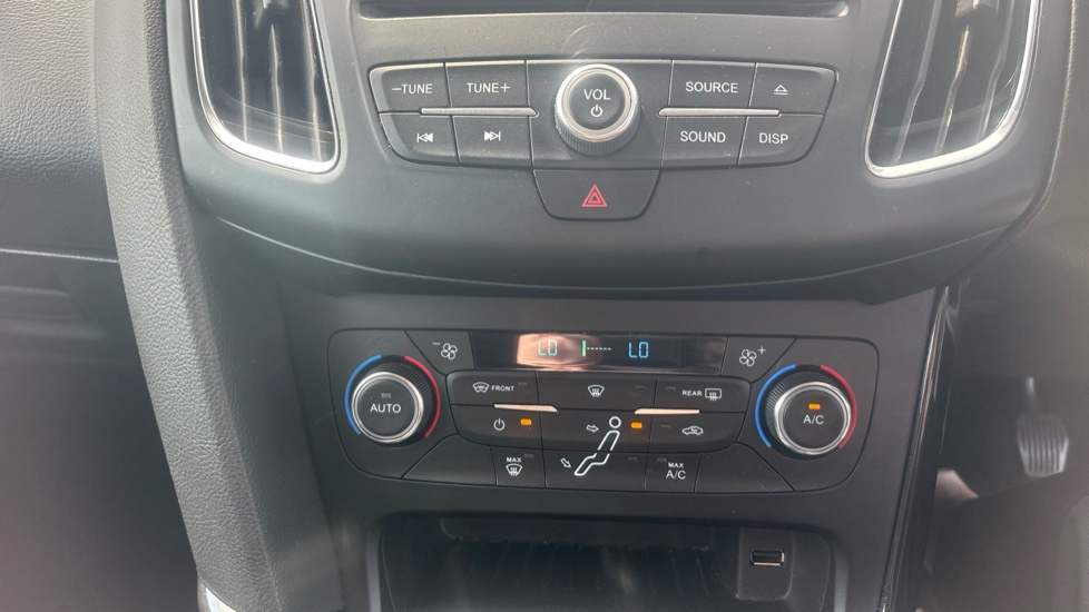 Ford Focus 1.5 TDCi 120 Titanium 5dr Diesel Hatchback - Image 25