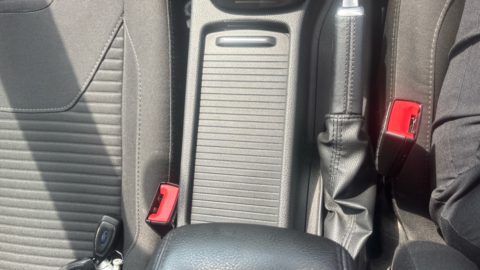Ford Focus 1.5 TDCi 120 Titanium 5dr Diesel Hatchback - Image 27