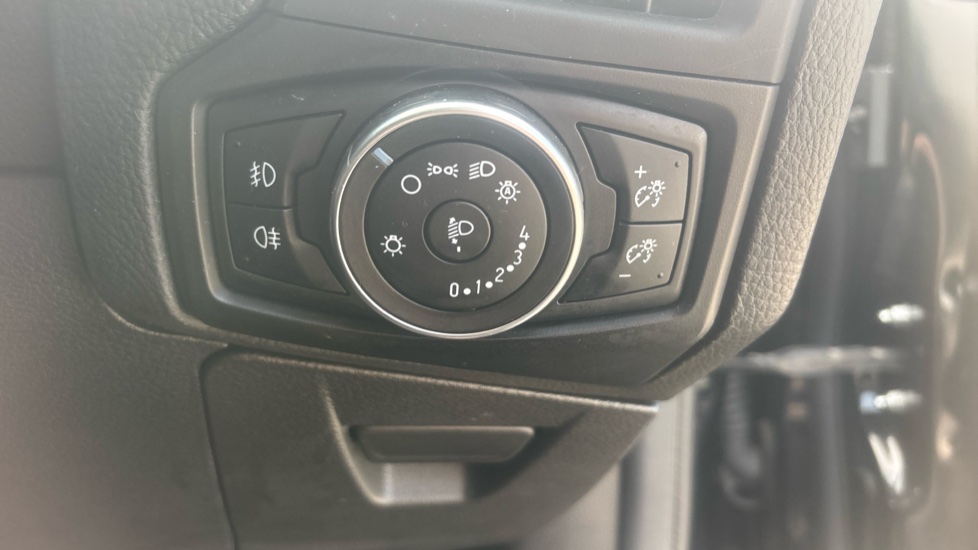 Ford Focus 1.5 TDCi 120 Titanium 5dr Diesel Hatchback - Image 29