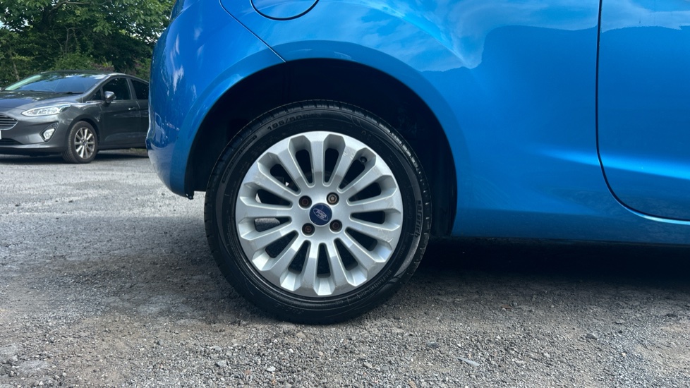 Ford Ka 1.2 Zetec 3dr [Start Stop] Petrol Hatchback - Image 7