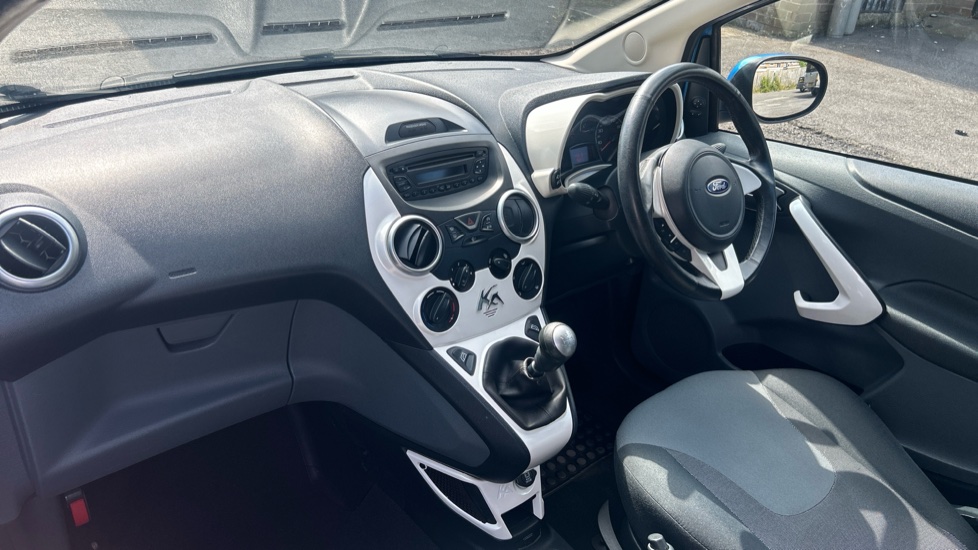 Ford Ka 1.2 Zetec 3dr [Start Stop] Petrol Hatchback - Image 9