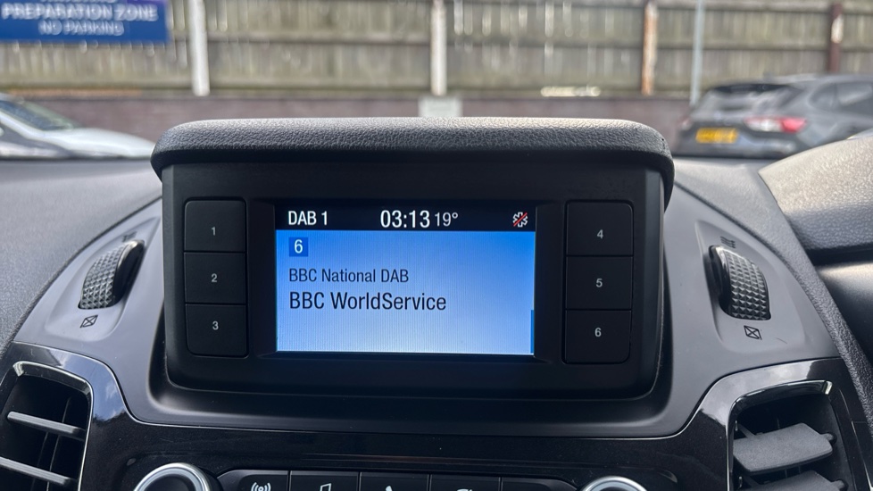 Ford Tourneo Connect 1.5 EcoBlue 120 Titanium 5dr Powershift Diesel Estate - Image 12