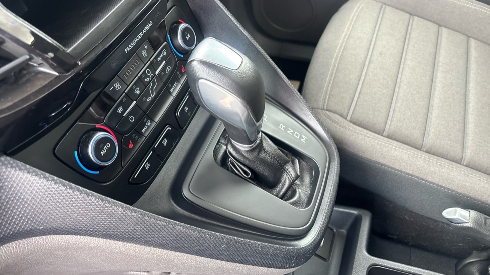 Ford Tourneo Connect 1.5 EcoBlue 120 Titanium 5dr Powershift Diesel Estate - Image 13