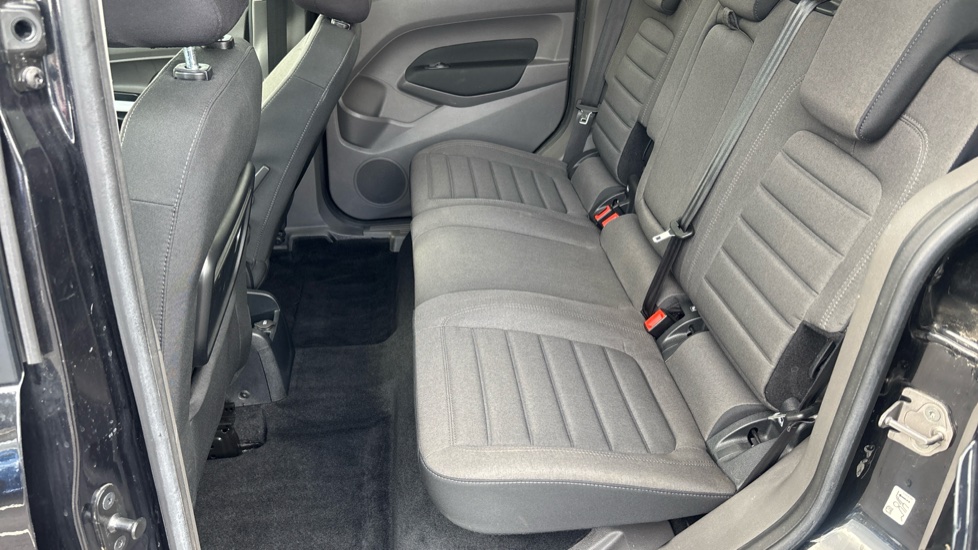 Ford Tourneo Connect 1.5 EcoBlue 120 Titanium 5dr Powershift Diesel Estate - Image 16