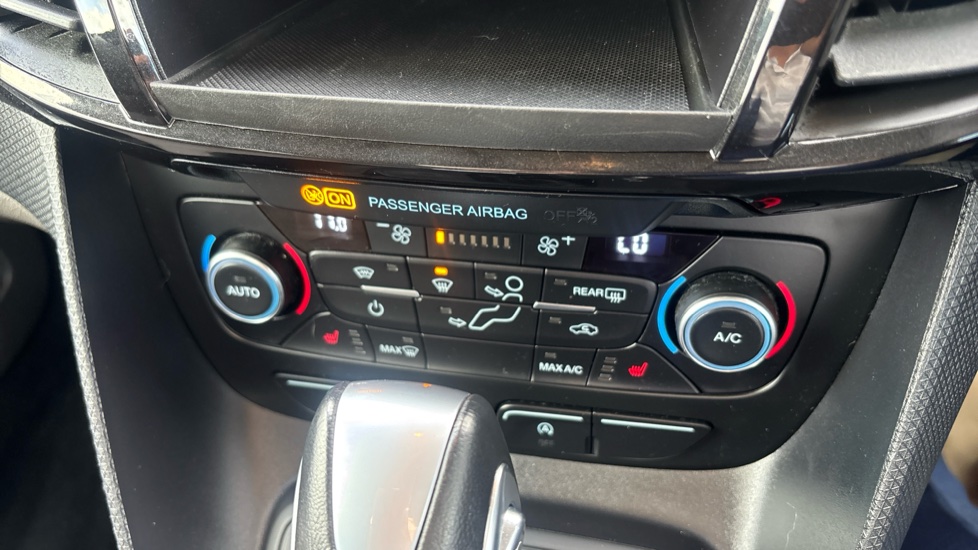 Ford Tourneo Connect 1.5 EcoBlue 120 Titanium 5dr Powershift Diesel Estate - Image 29