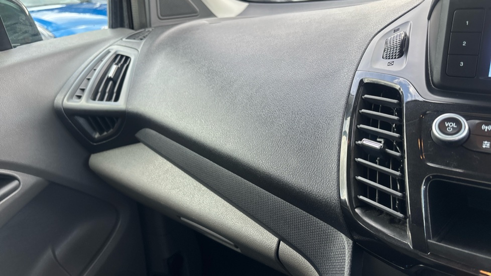 Ford Tourneo Connect 1.5 EcoBlue 120 Titanium 5dr Powershift Diesel Estate - Image 33