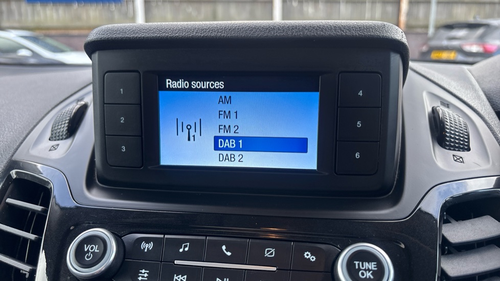 Ford Tourneo Connect 1.5 EcoBlue 120 Titanium 5dr Powershift Diesel Estate - Image 35