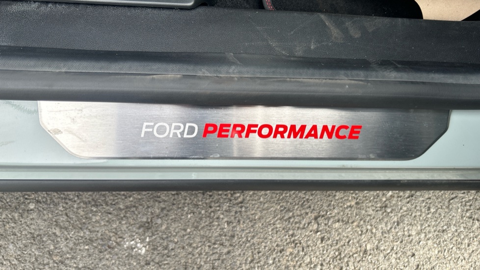 Ford Puma ST 1.0 EcoBoost Hybrid mHEV 170 ST 5dr DCT Petrol Hatchback - Image 34