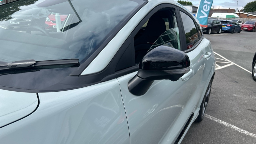 Ford Puma ST 1.0 EcoBoost Hybrid mHEV 170 ST 5dr DCT Petrol Hatchback - Image 38