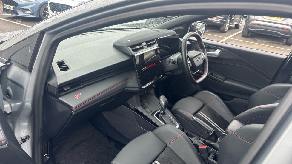 Ford Puma ST 1.0 EcoBoost Hybrid mHEV ST 5dr DCT Petrol Hatchback - Image 9