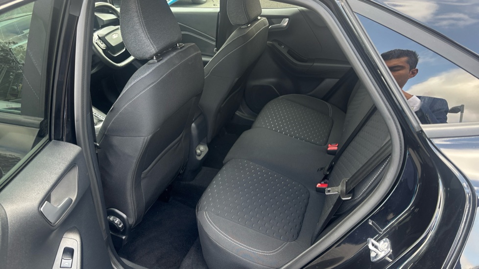 Ford Puma 1.0 EcoBoost Hybrid mHEV Titanium 5dr DCT Petrol Hatchback - Image 16