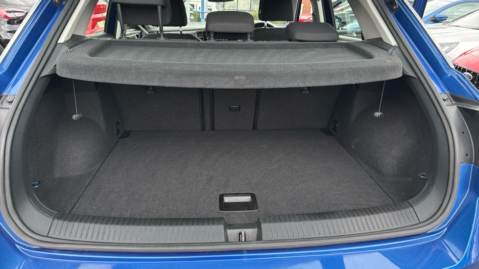 Volkswagen T-Roc 1.6 TDI SE 5dr Diesel Hatchback - Image 4
