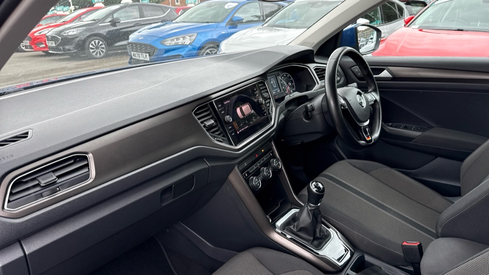Volkswagen T-Roc 1.6 TDI SE 5dr Diesel Hatchback - Image 9