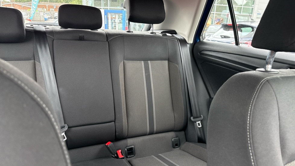Volkswagen T-Roc 1.6 TDI SE 5dr Diesel Hatchback - Image 15
