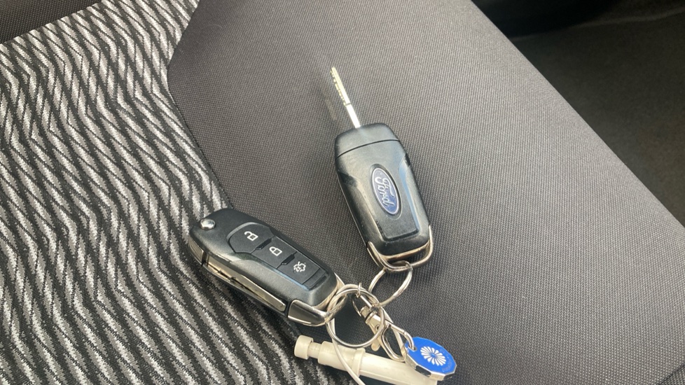Ford KA+ 1.2 85 Zetec 5dr Petrol Hatchback - Image 20
