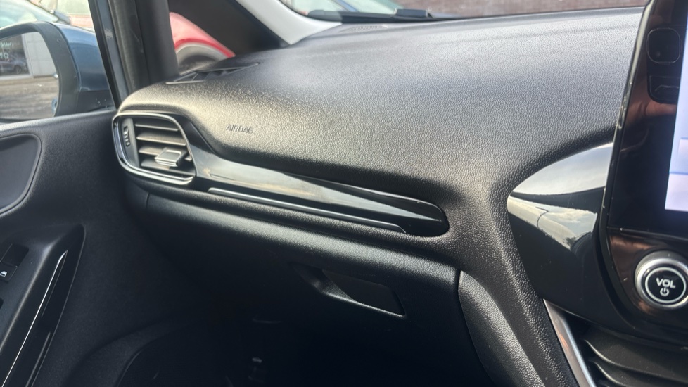 Ford Fiesta 1.0 EcoBoost Titanium 5dr Petrol Hatchback - Image 28