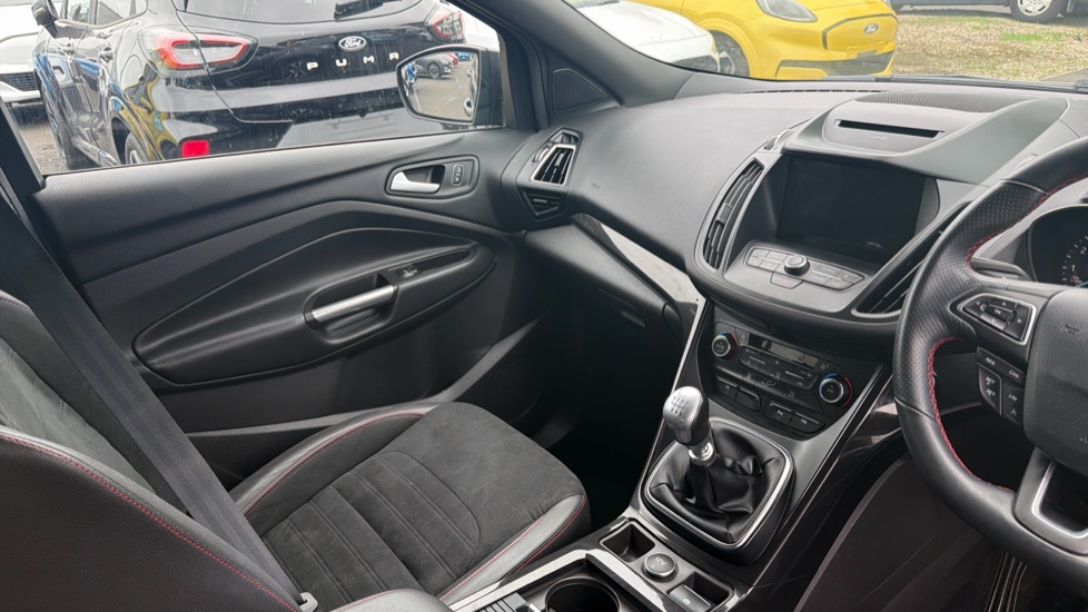 Ford Kuga 1.5 EcoBoost ST-Line 5dr 2WD Petrol Estate - Image 14