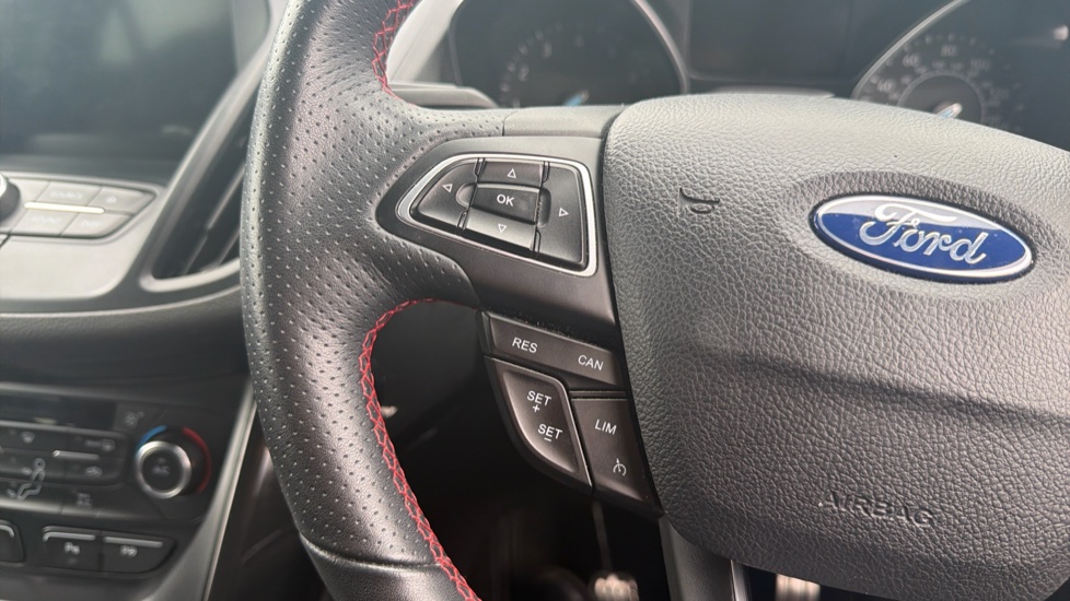Ford Kuga 1.5 EcoBoost ST-Line 5dr 2WD Petrol Estate - Image 23