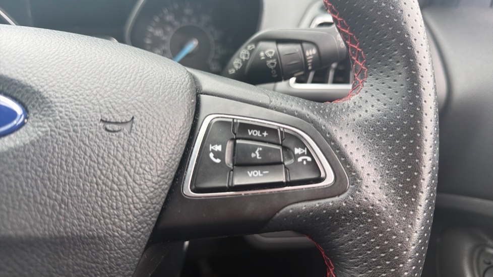 Ford Kuga 1.5 EcoBoost ST-Line 5dr 2WD Petrol Estate - Image 24