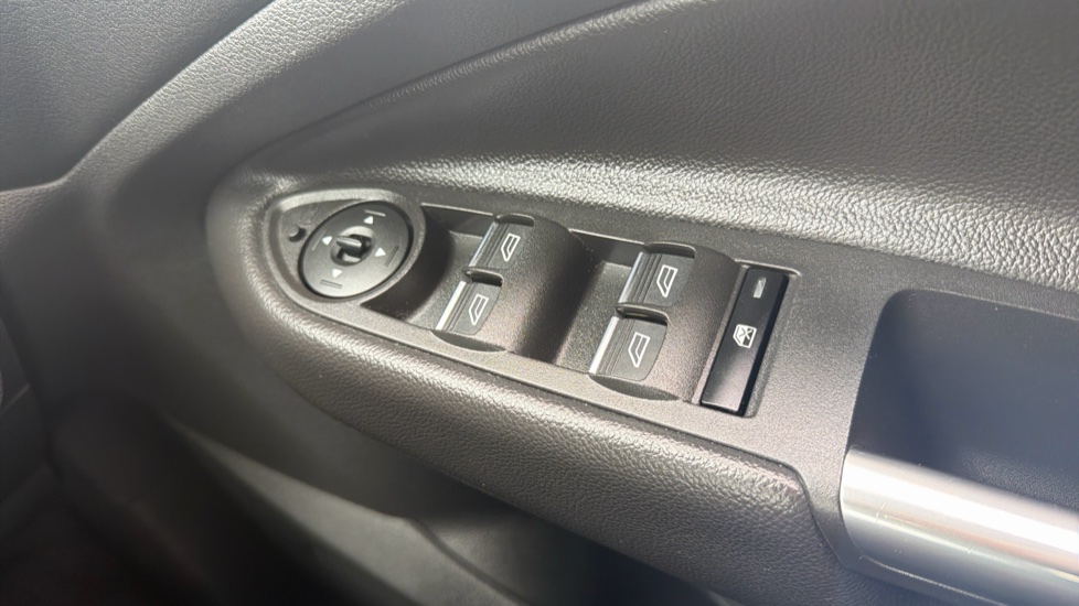 Ford Kuga 1.5 EcoBoost ST-Line 5dr 2WD Petrol Estate - Image 26