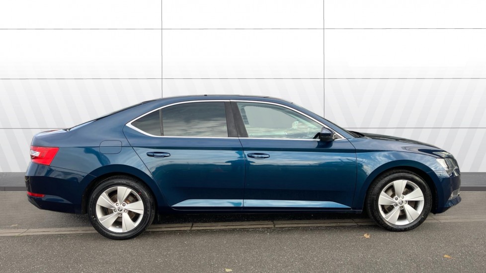 Skoda Superb 2.0 TDI CR SE Business 5dr Diesel Hatchback - Image 5