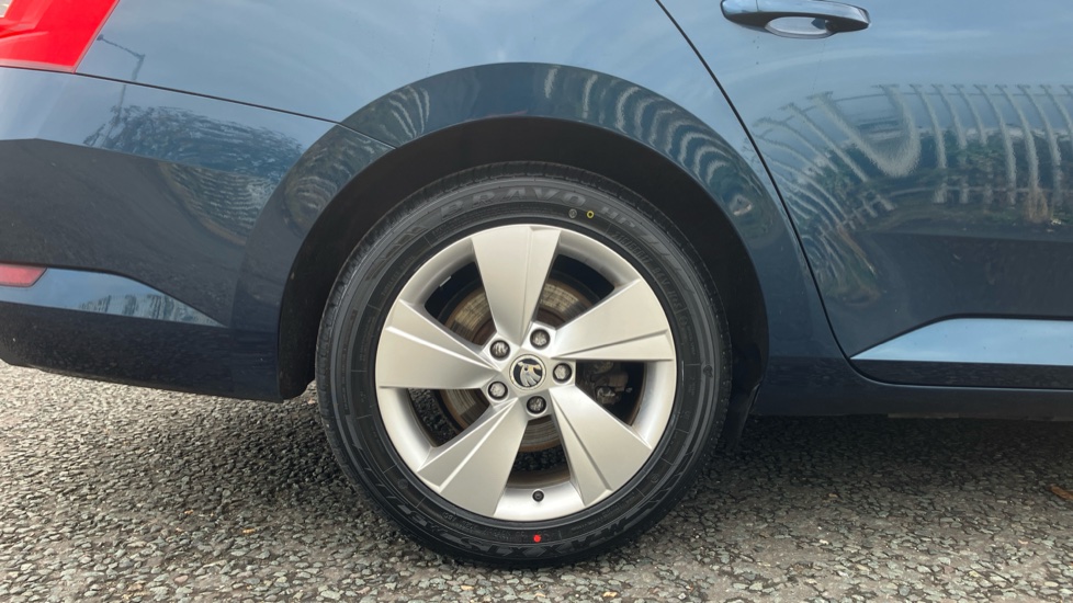 Skoda Superb 2.0 TDI CR SE Business 5dr Diesel Hatchback - Image 7